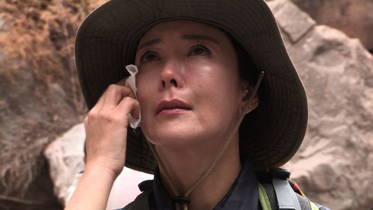 EBS는 6일 밤 10시45분 '리얼극장-행복'에서 '결혼의 굴레 20년, 배우 이상아'를 방송한다고 밝혔다.  EBS 제공